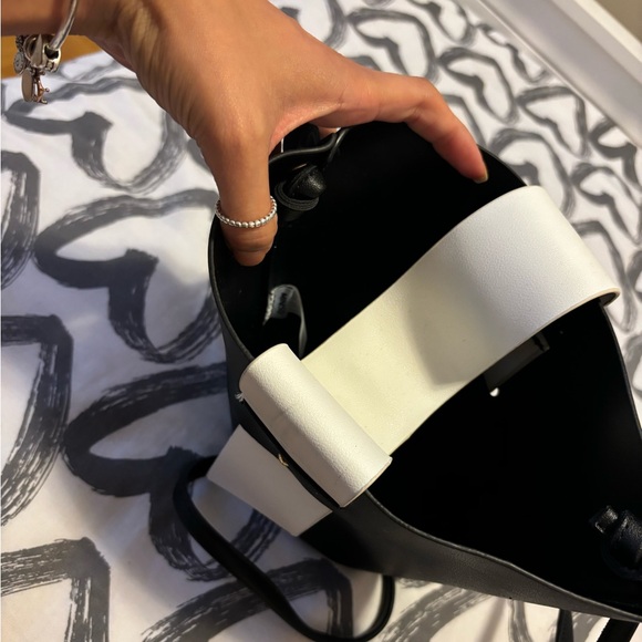 Miniso Small Purse - Picture 3 of 5